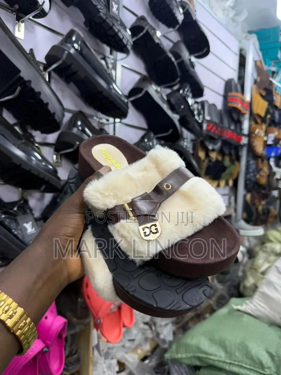 Thick-Soled Plush Slippers