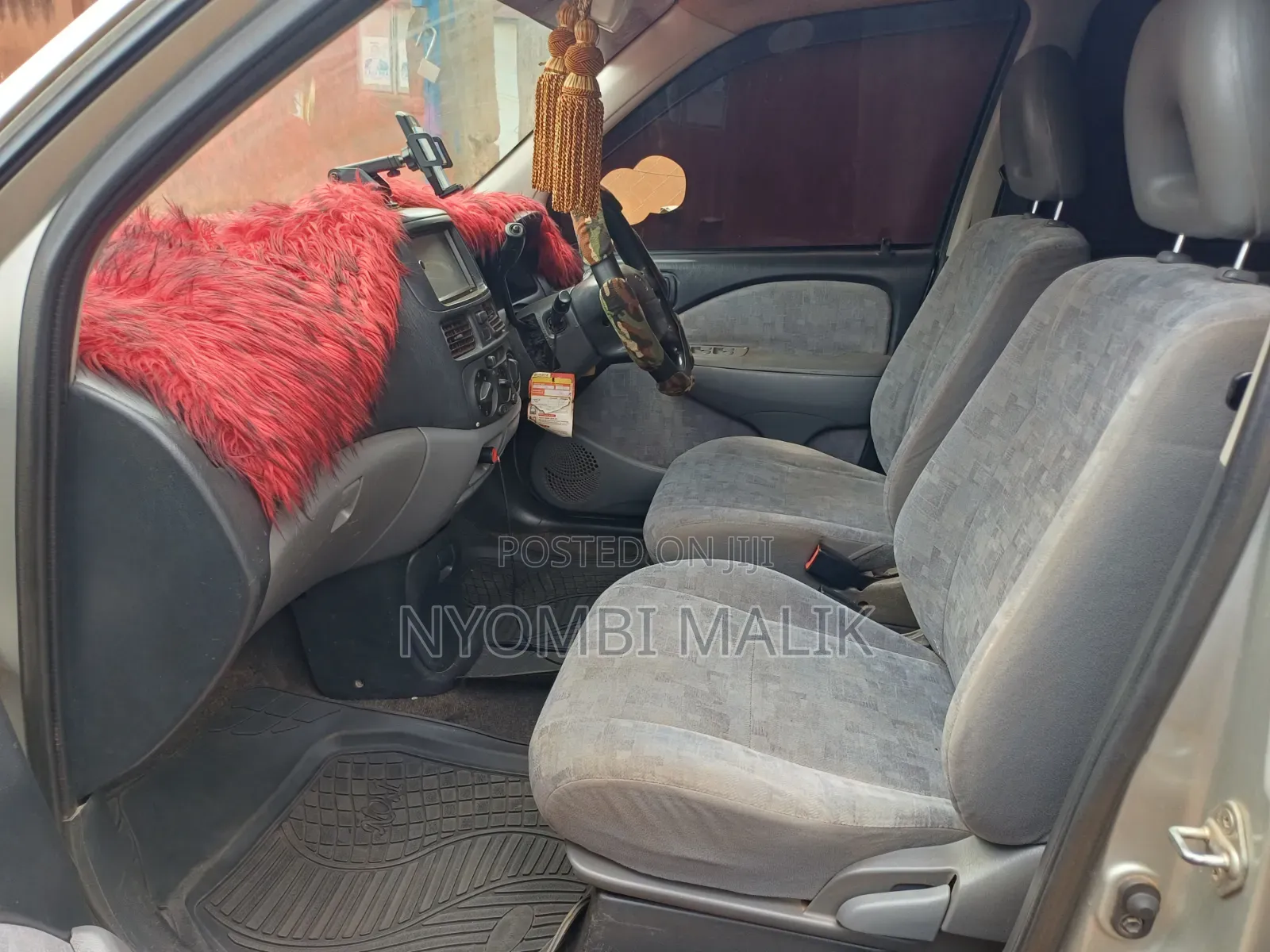 Toyota Raum 1997 Silver