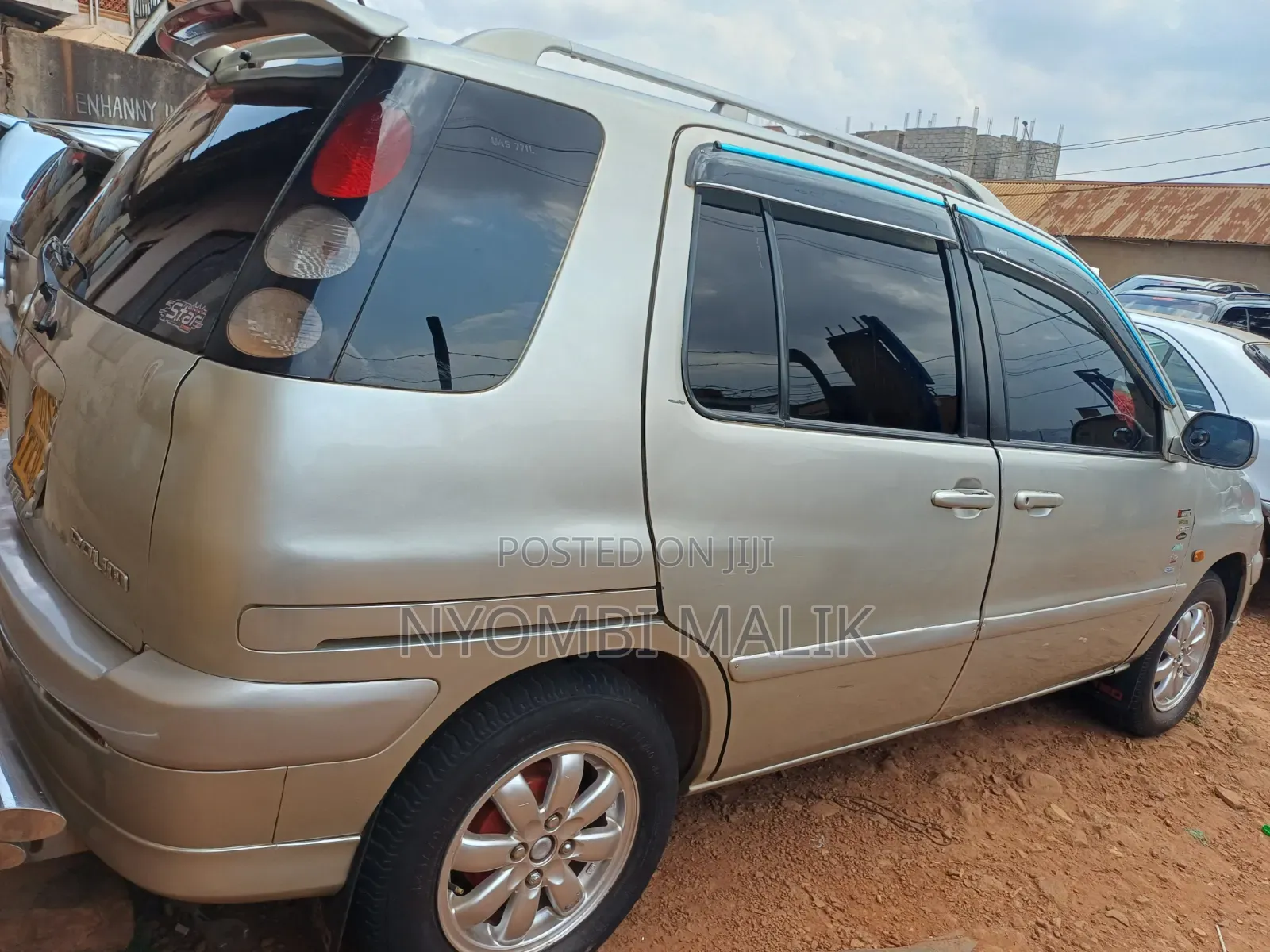 Toyota Raum 1997 Silver
