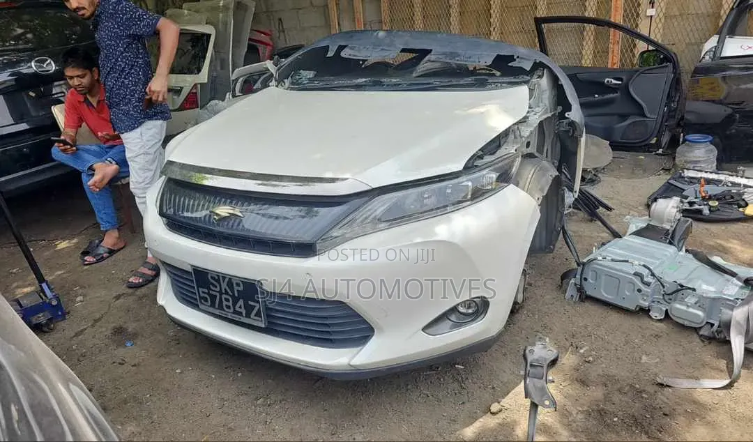Nosecut Toyota Harrier 2016