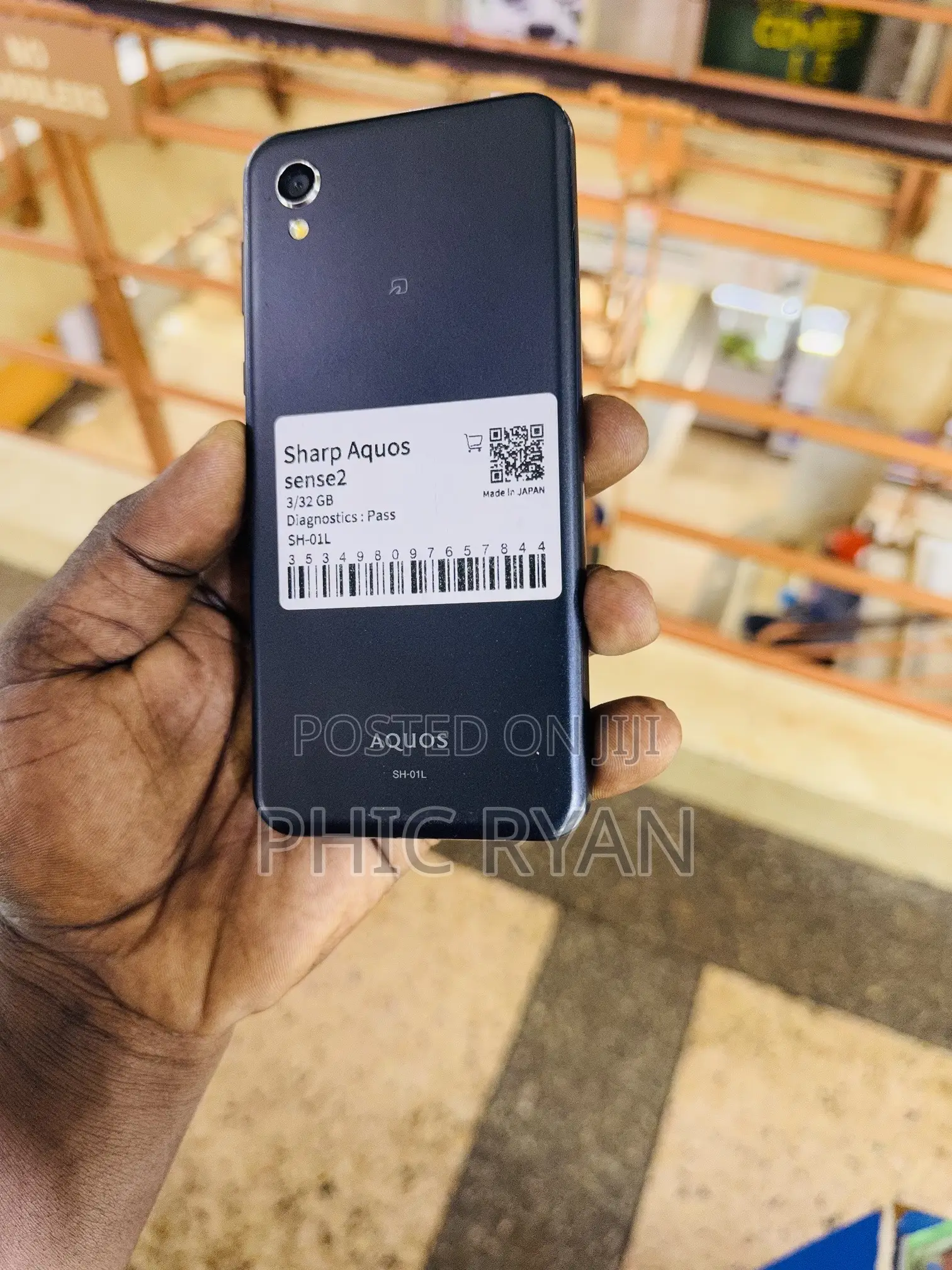 Sharp Aquos Sense 2 SHV43 32 GB Black