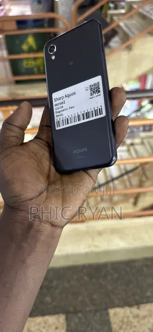 Sharp Aquos Sense 2 SHV43 32 GB Black
