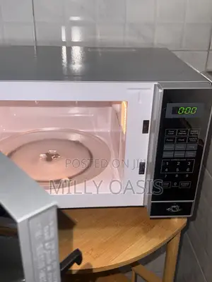 Russell Hobbs Digital Microwave Oven – Excellent Condition