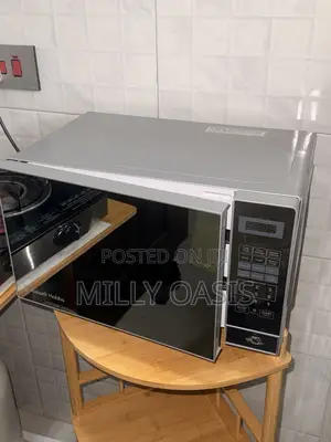 Russell Hobbs Digital Microwave Oven – Excellent Condition