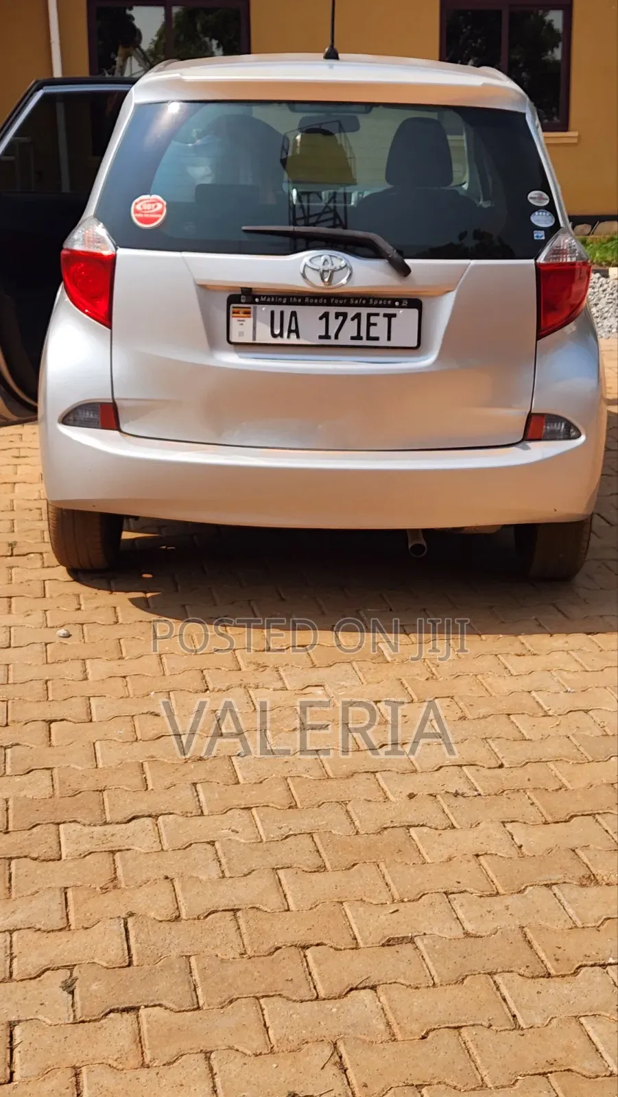 Toyota Ractis 1.5 FWD 2011 Silver