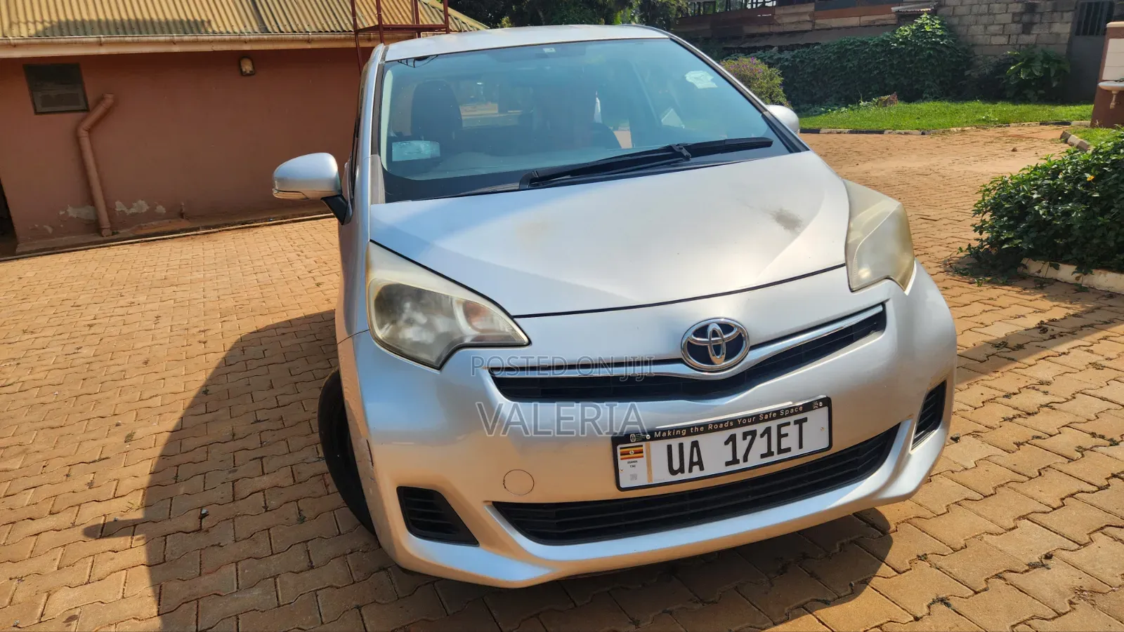 Toyota Ractis 1.5 FWD 2011 Silver