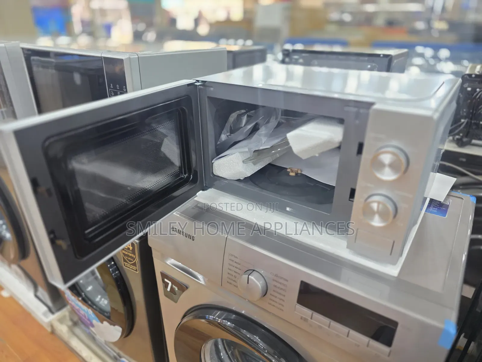 Hisense 20ltrs Analog Microwave Silver Color