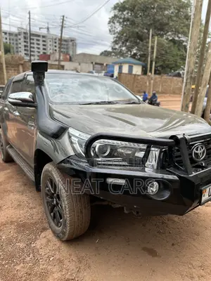 Toyota Hilux 2018 Gray