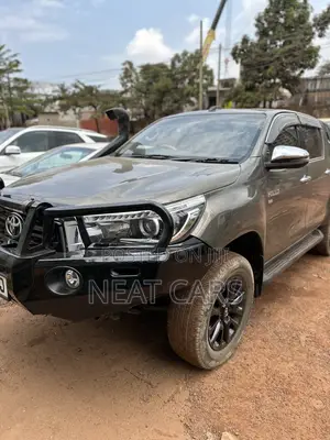 Toyota Hilux 2018 Gray
