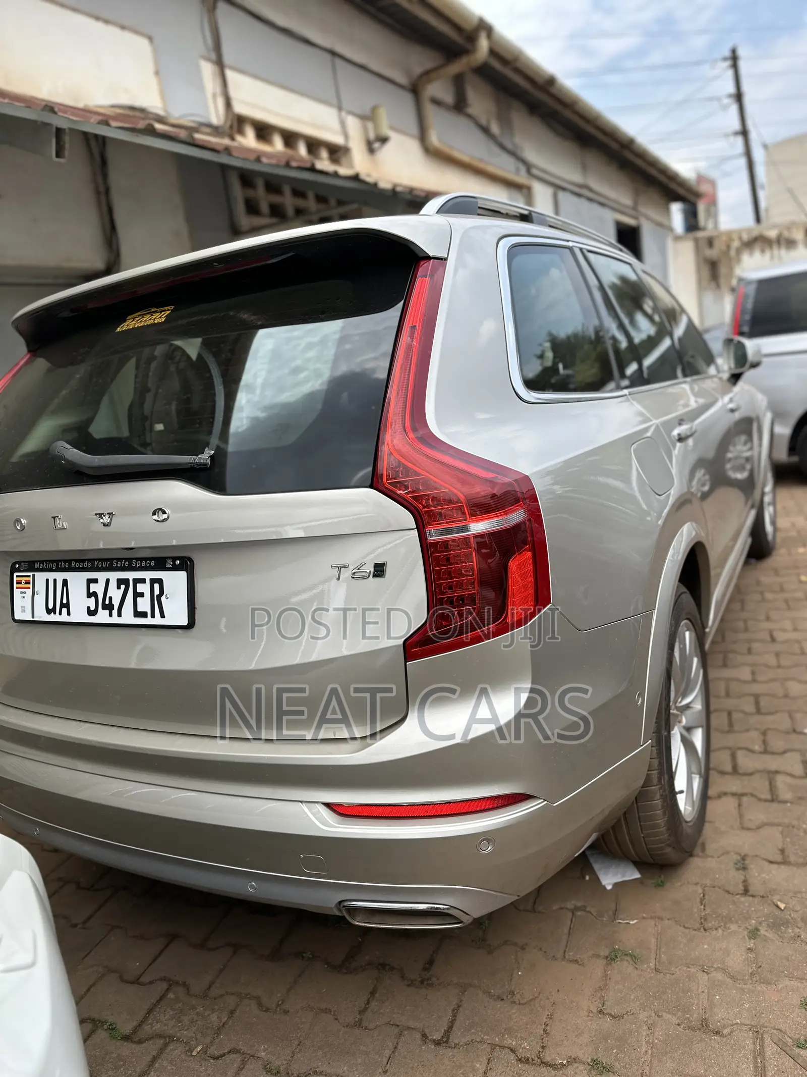 Volvo XC60 2018 Gold