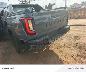 New Toyota Hilux 2025 Gray
