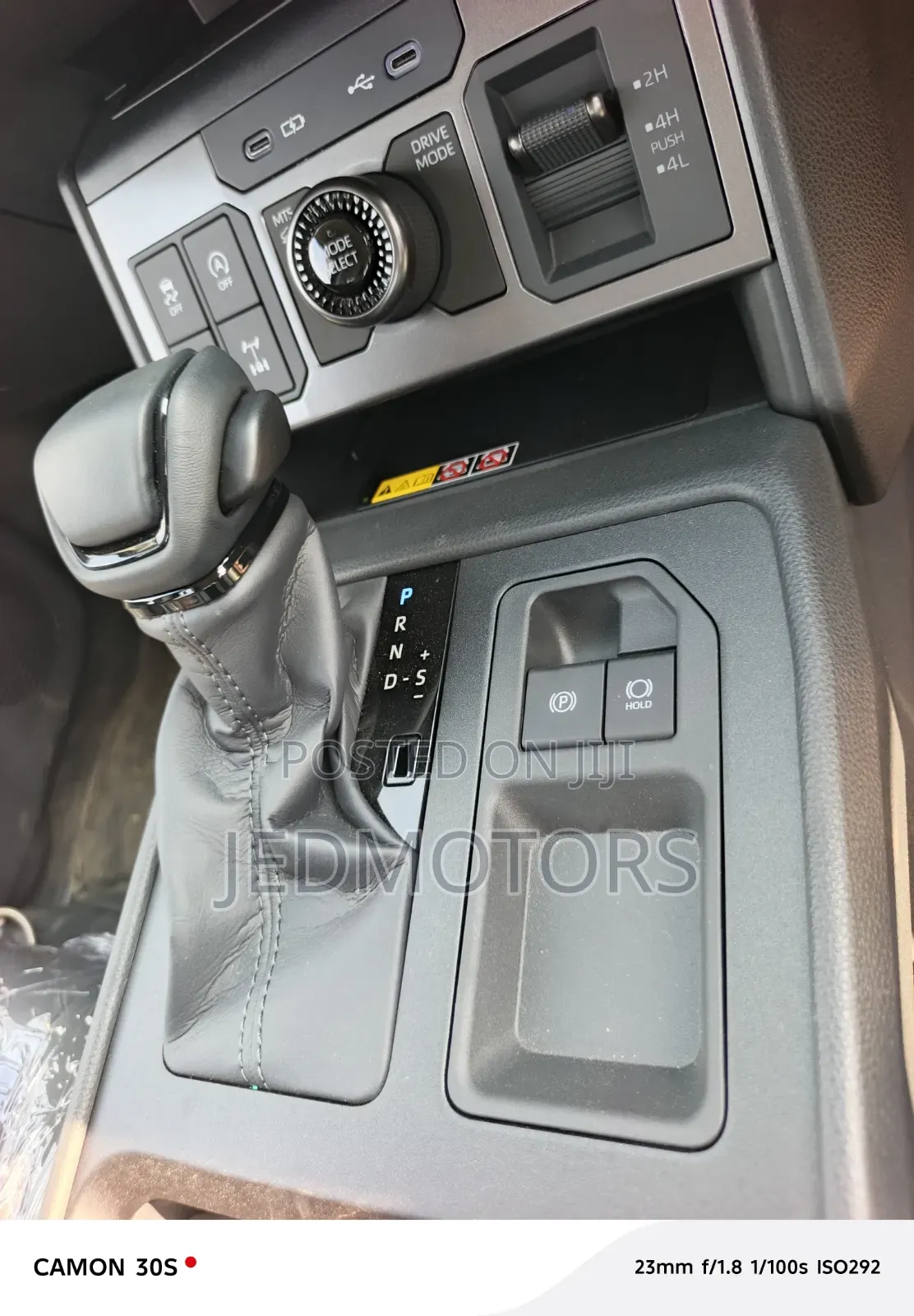 New Toyota Hilux 2025 Gray