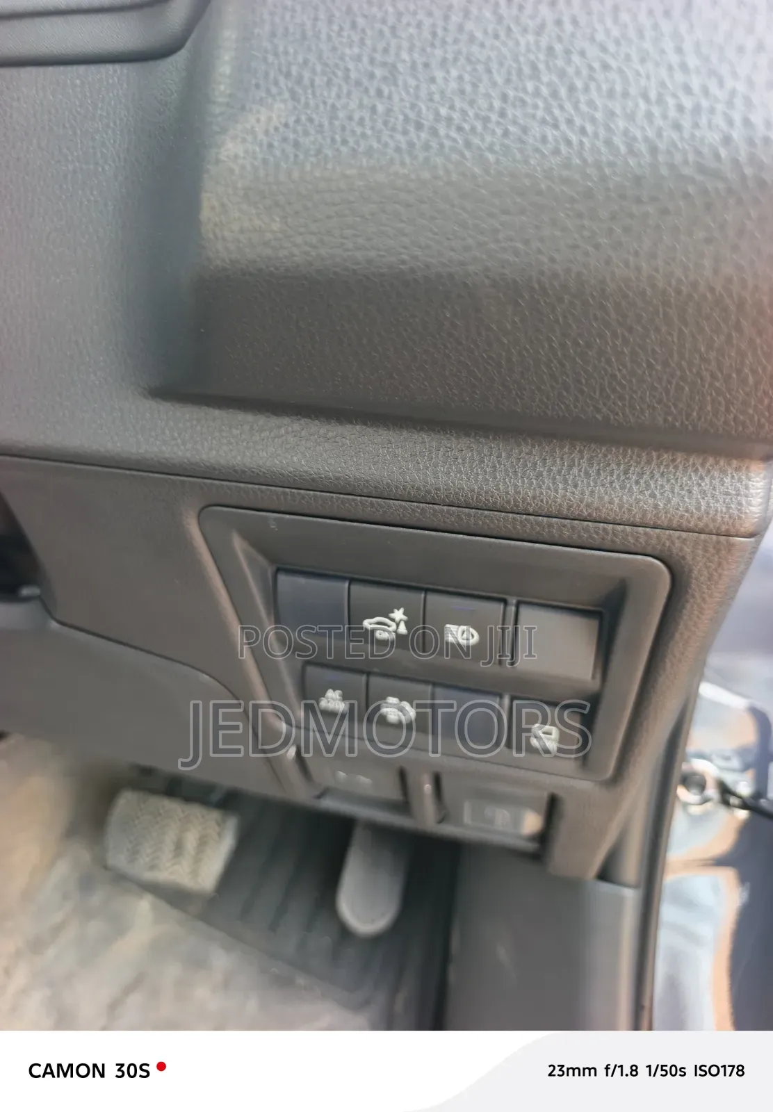 New Toyota Hilux 2025 Gray