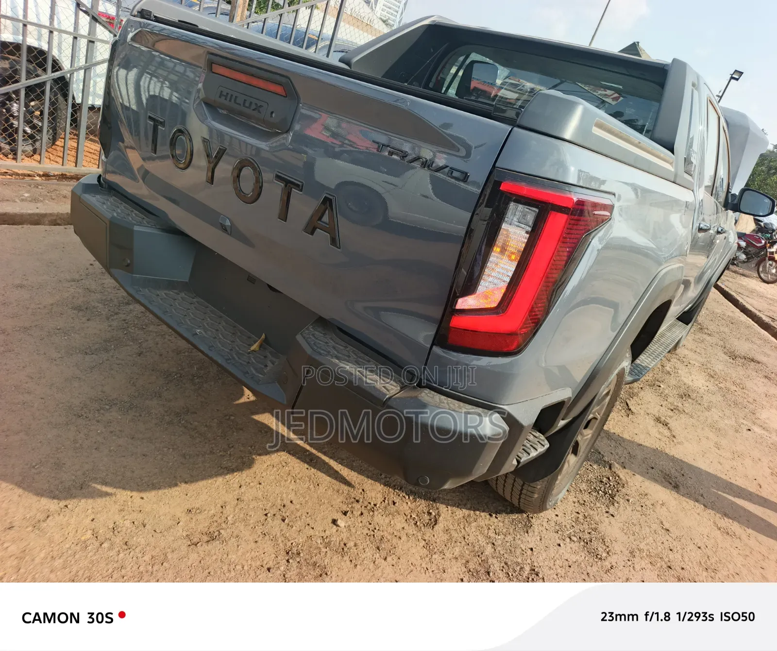 New Toyota Hilux 2025 Gray