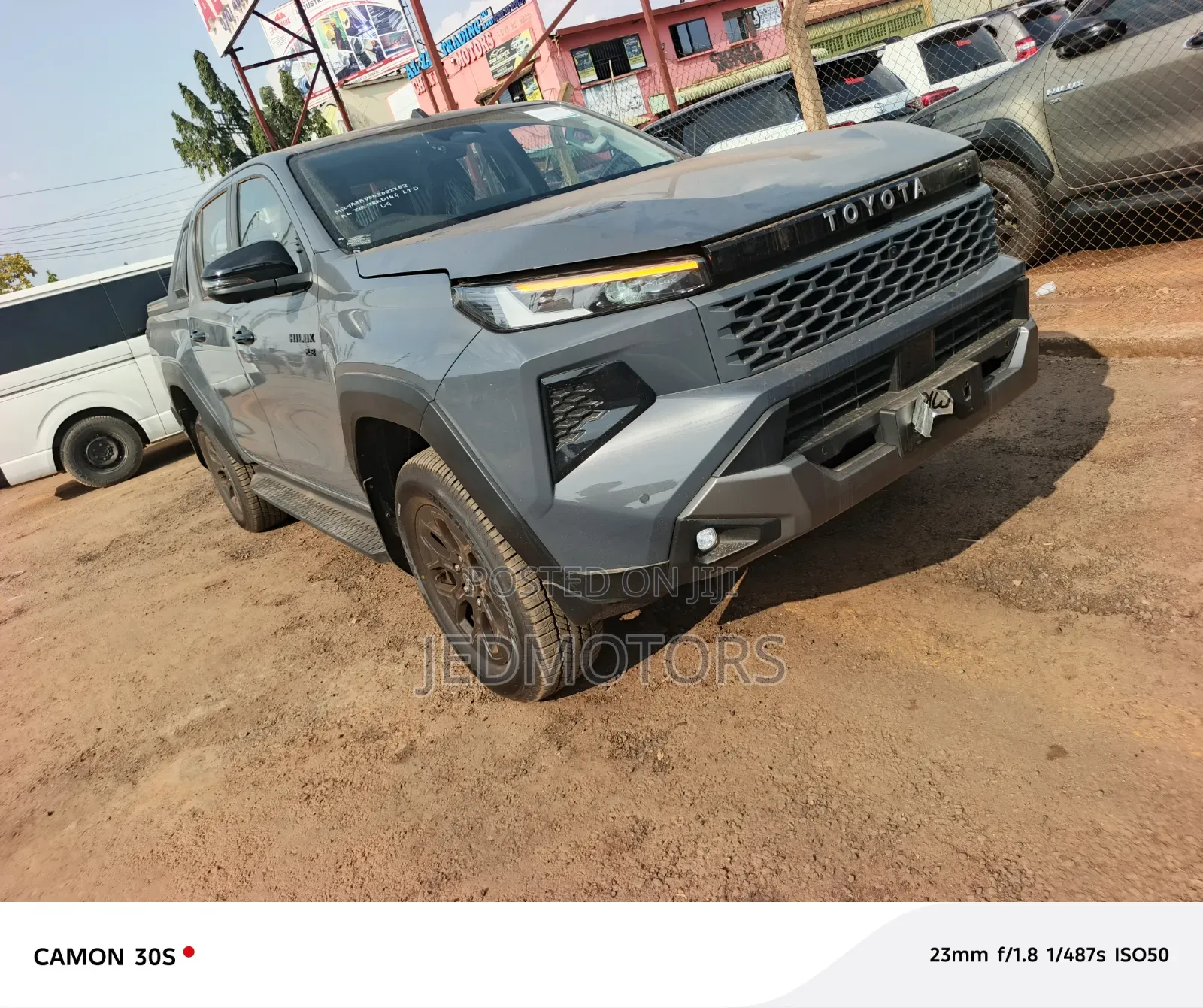 New Toyota Hilux 2025 Gray