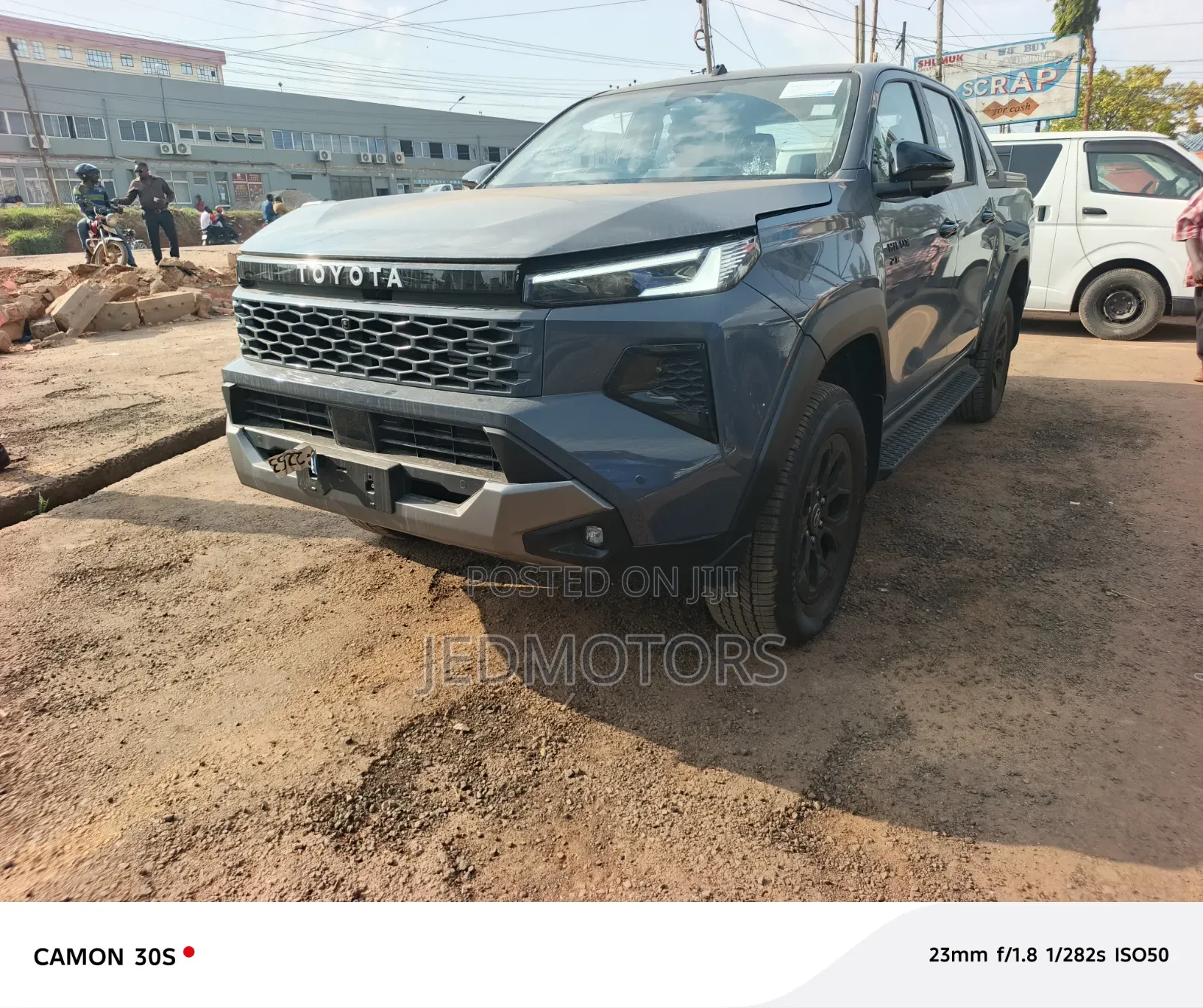 New Toyota Hilux 2025 Gray