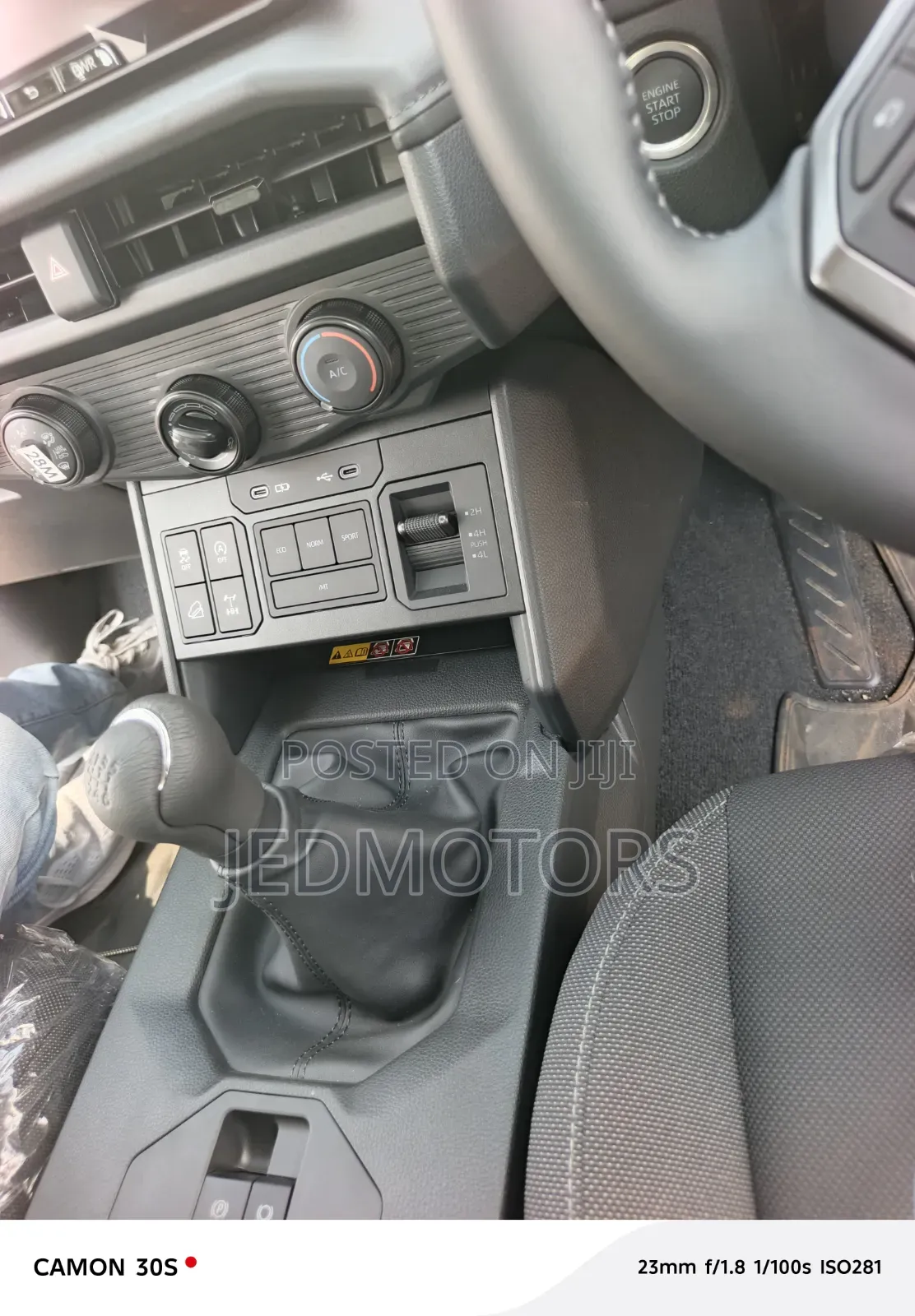 New Toyota Hilux 2025 White