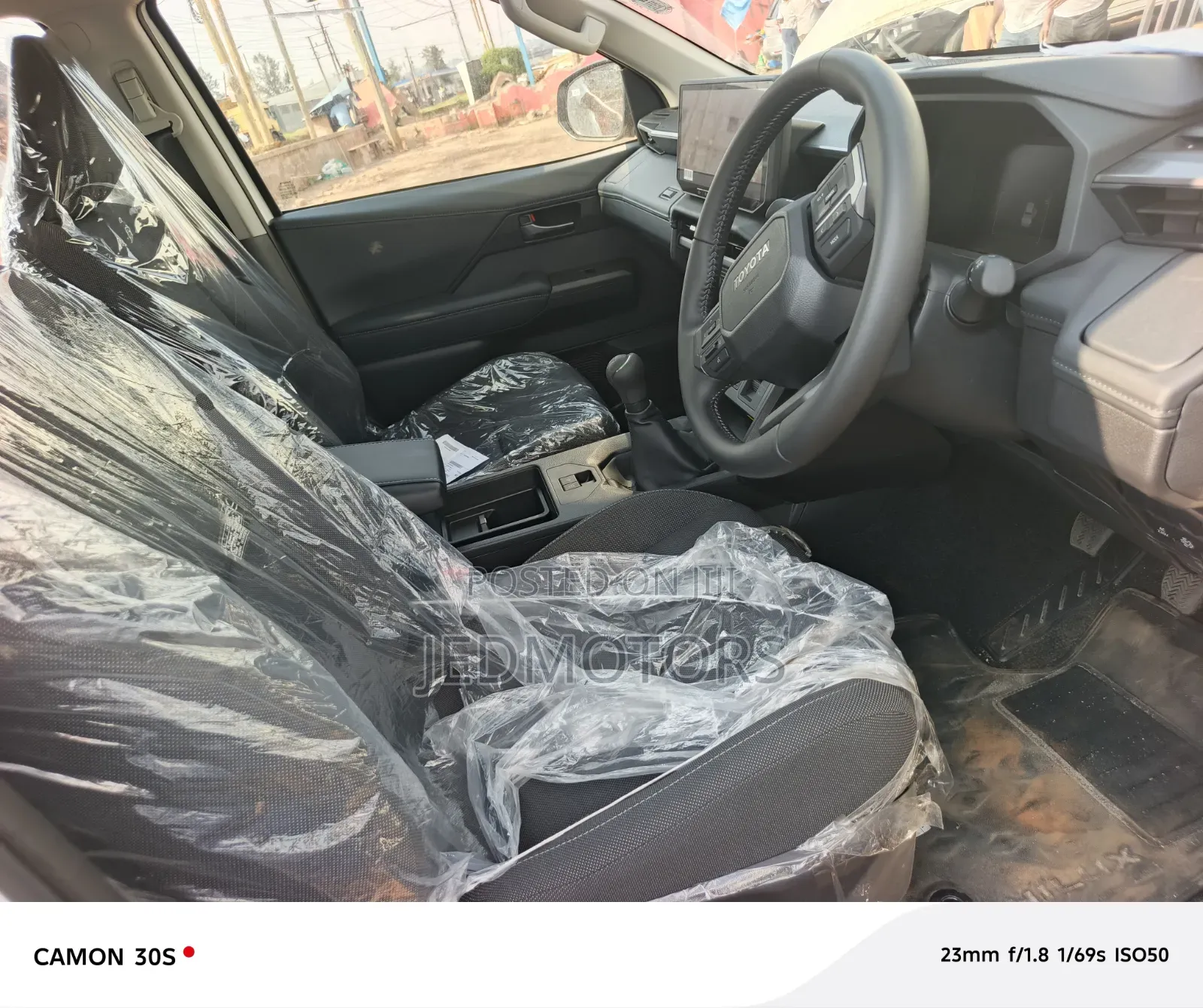 New Toyota Hilux 2025 White