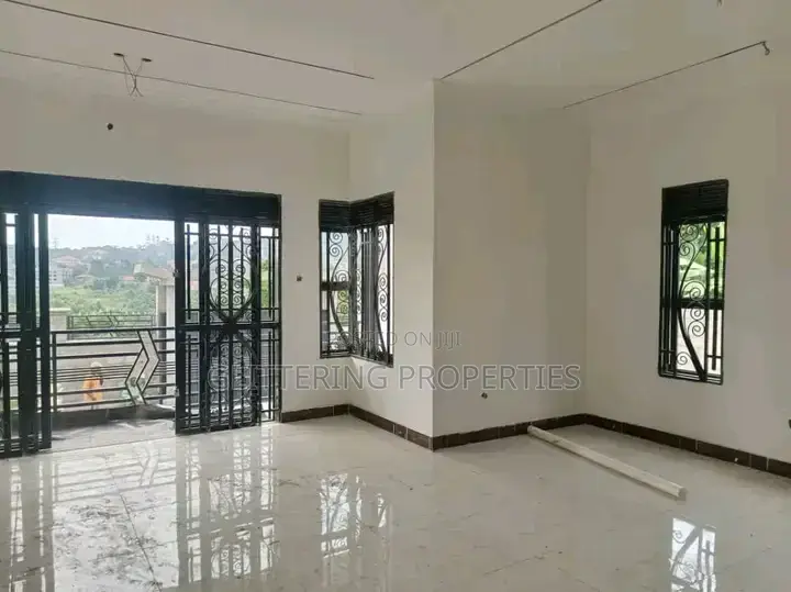 3bdrm Bungalow in Makindye, Central Division for rent