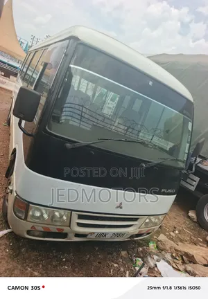 Mitsubishi Fuso Rosa 2006 White