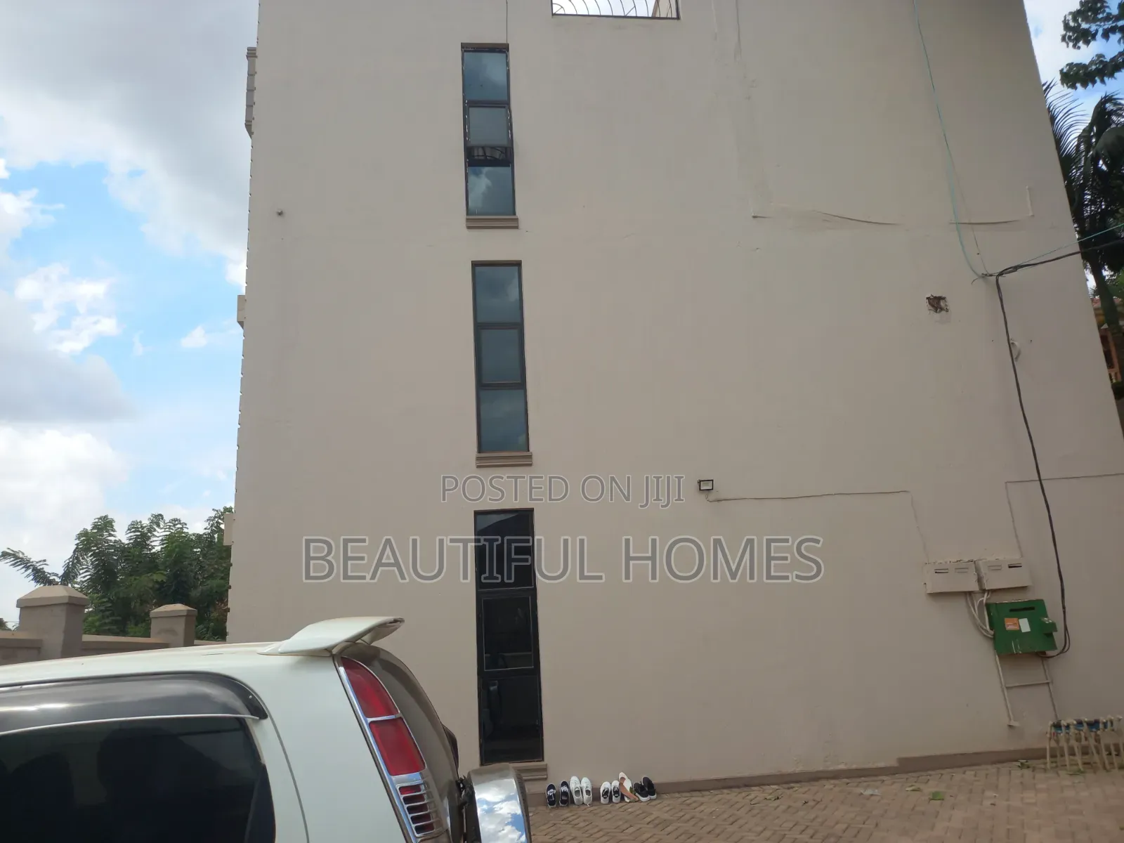 Furnished 1bdrm Condo in Kira for sale