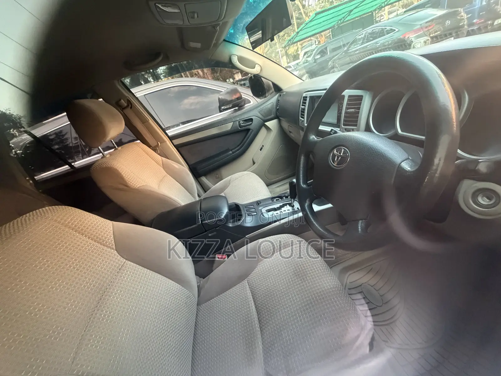 Toyota Hilux Surf 2009 Gold