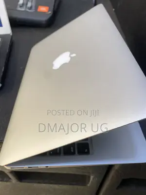 Laptop Apple MacBook Air 4GB Intel Core i5 SSD 128GB