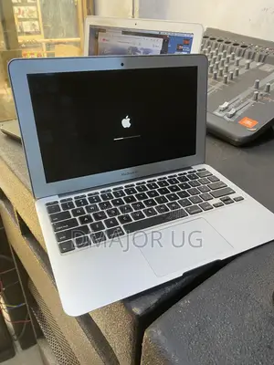 Laptop Apple MacBook Air 4GB Intel Core i5 SSD 128GB
