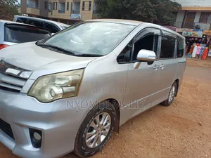 Toyota Noah 2013 Silver