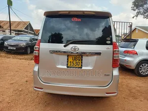 Toyota Noah 2013 Silver