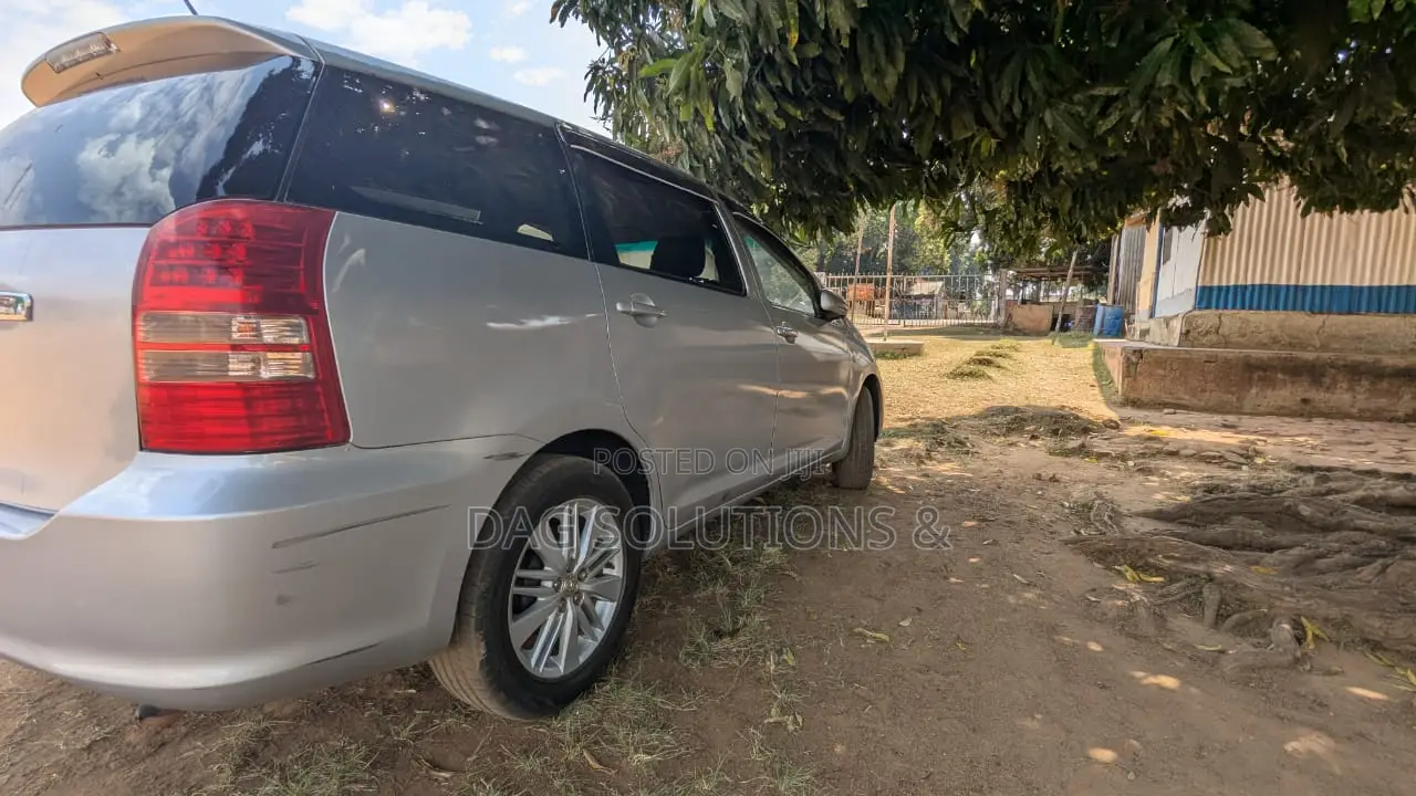 Toyota Wish 2006 Silver
