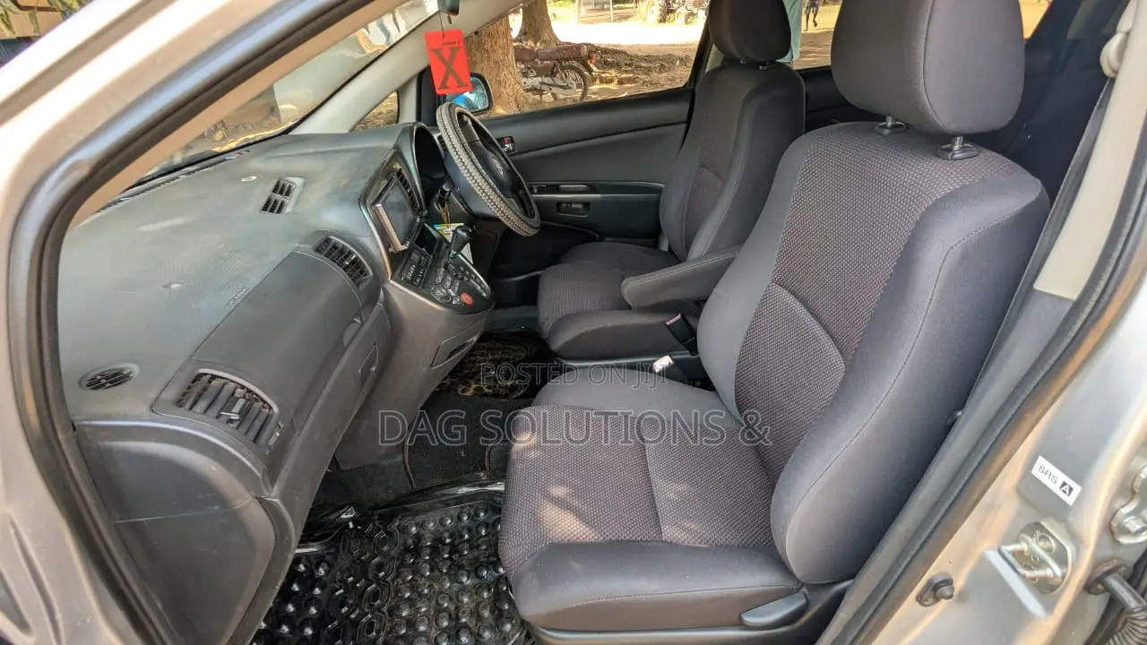 Toyota Wish 2006 Silver