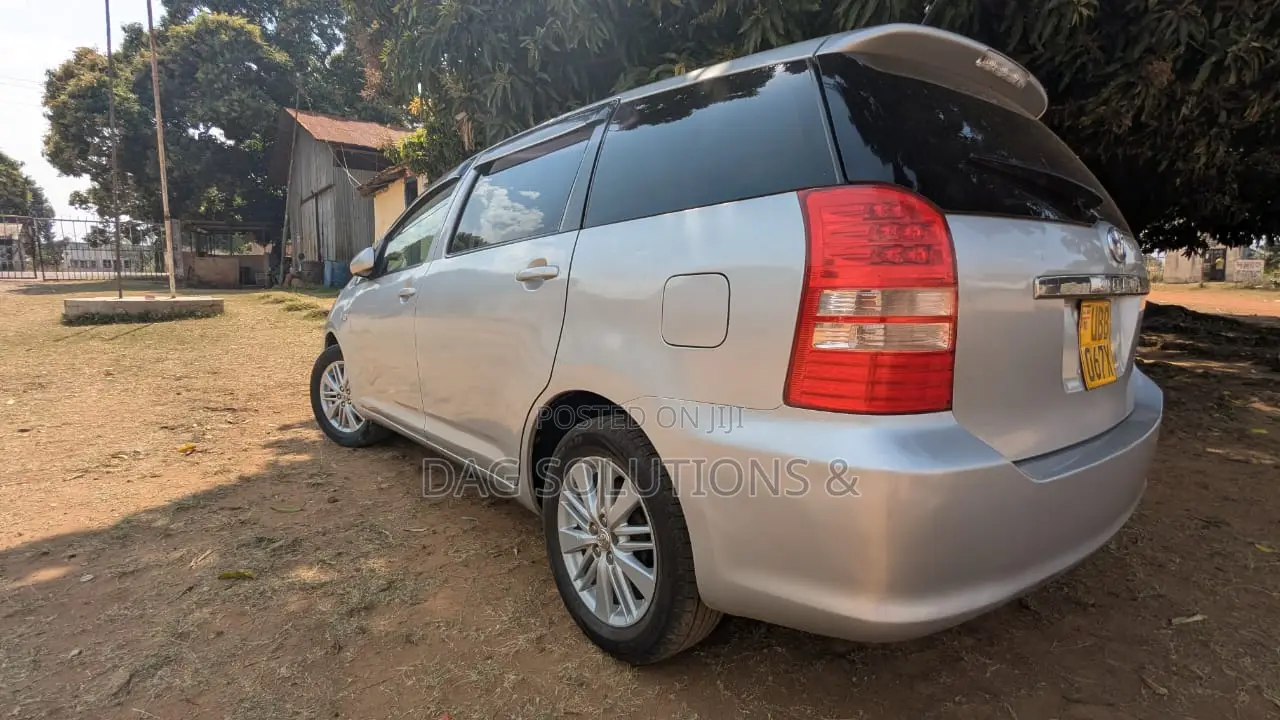 Toyota Wish 2006 Silver