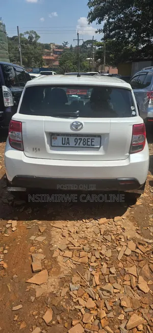 Toyota IST 2009 White