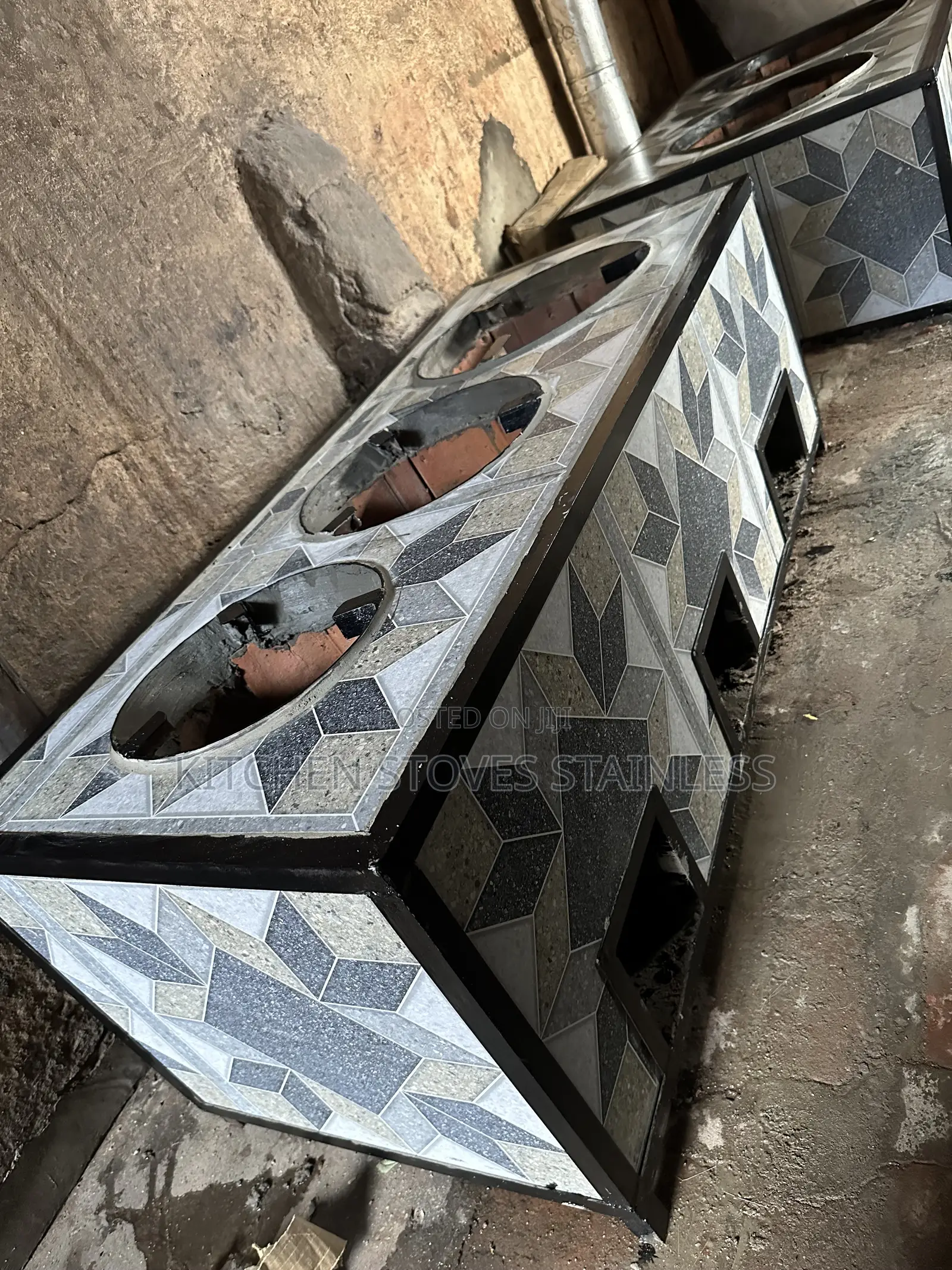 Moveable Commercial Sigiri