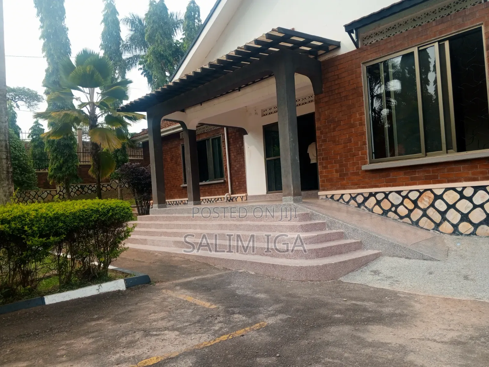 4bdrm Bungalow in Kololo Property, Central Division for rent