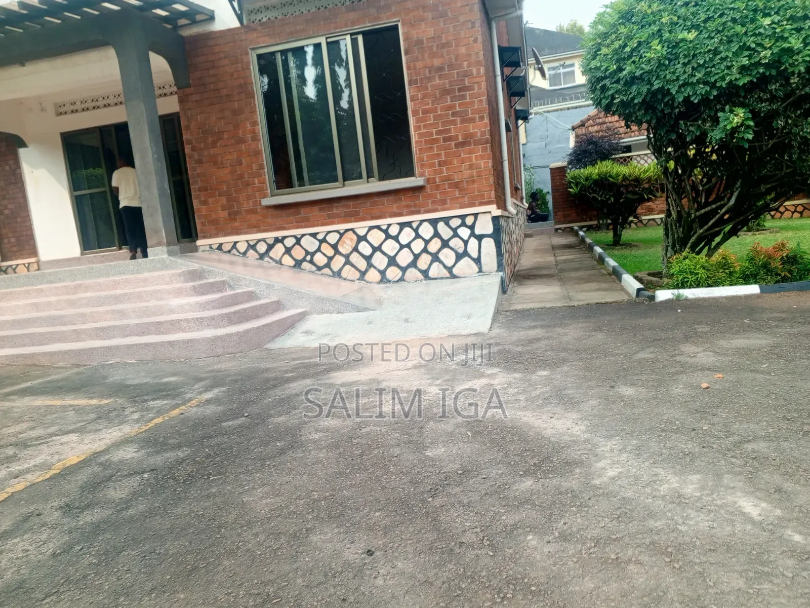 4bdrm Bungalow in Kololo Property, Central Division for rent