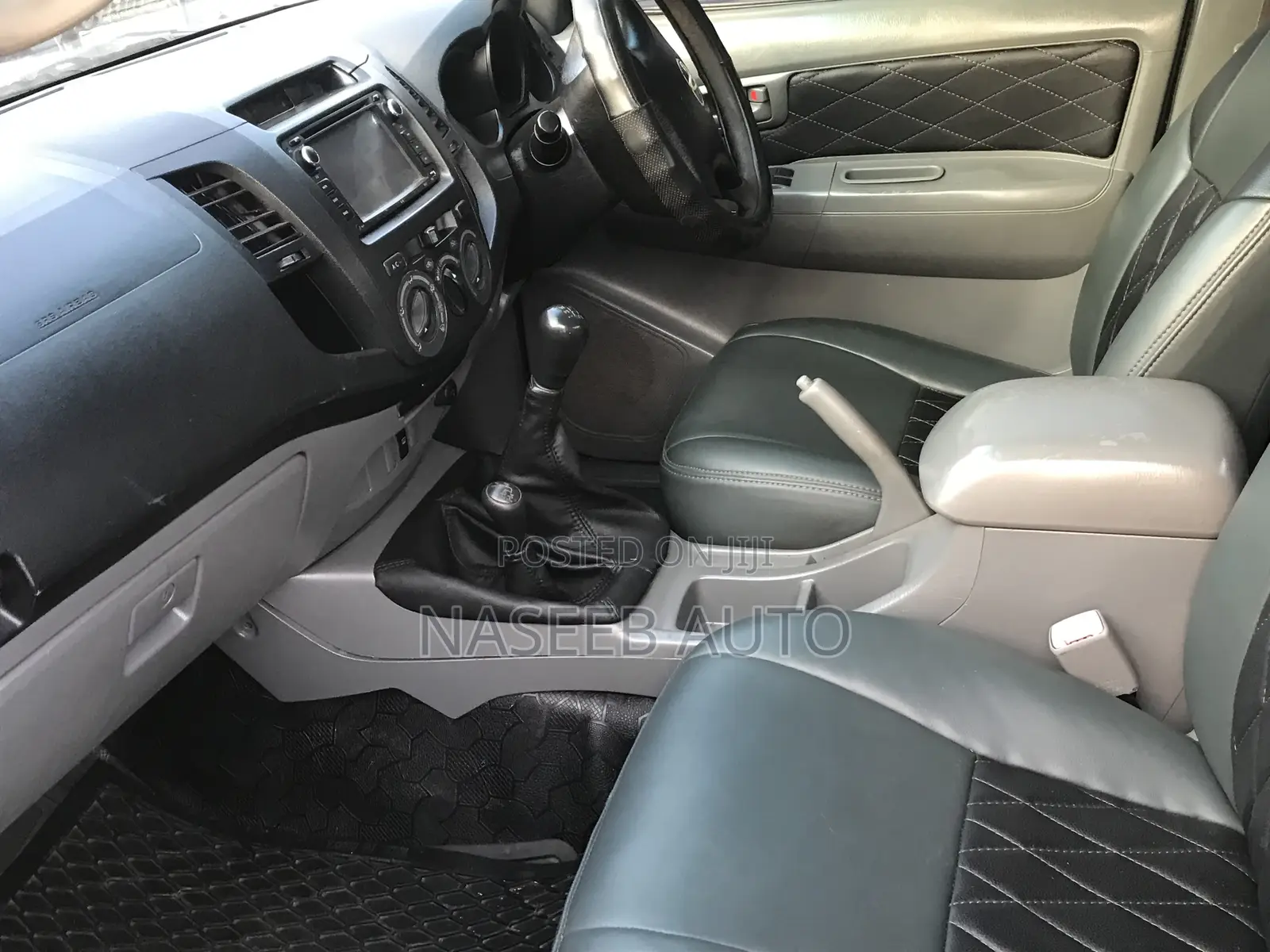 Toyota Hilux 2014 White