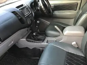 Toyota Hilux 2014 White