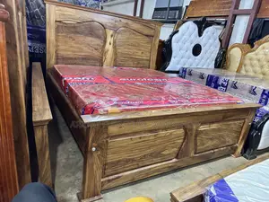Solid Mugavu King Bed
