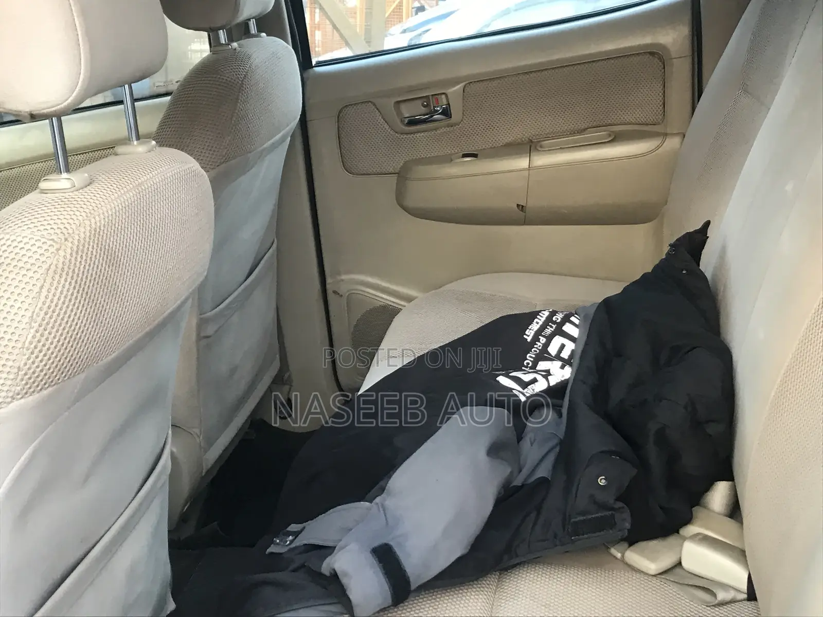 Toyota Hilux 2011 Black