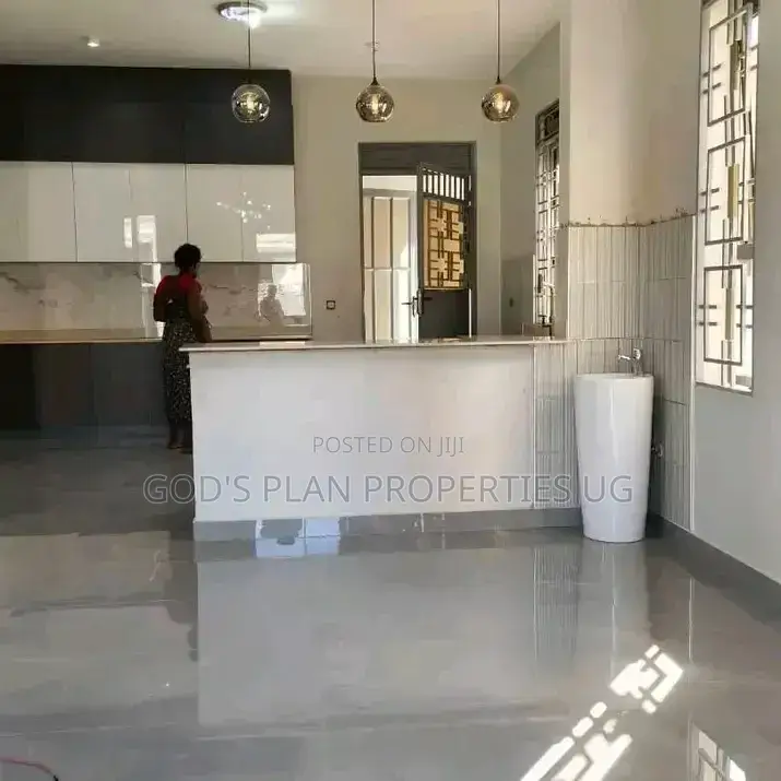 4bdrm Bungalow in Kigo Estate, Central Division for rent