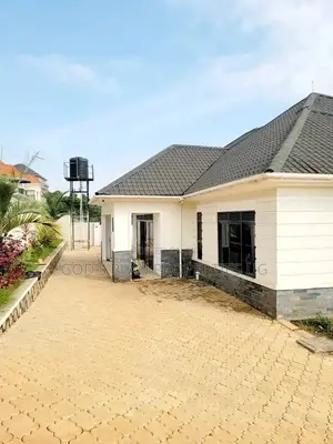 5bdrm Duplex in Kigo Munyonyo, Central Division for rent