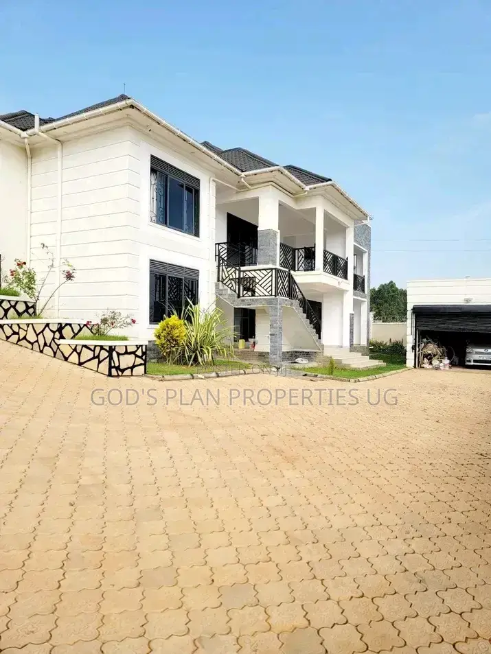 5bdrm Duplex in Kigo Munyonyo, Central Division for rent