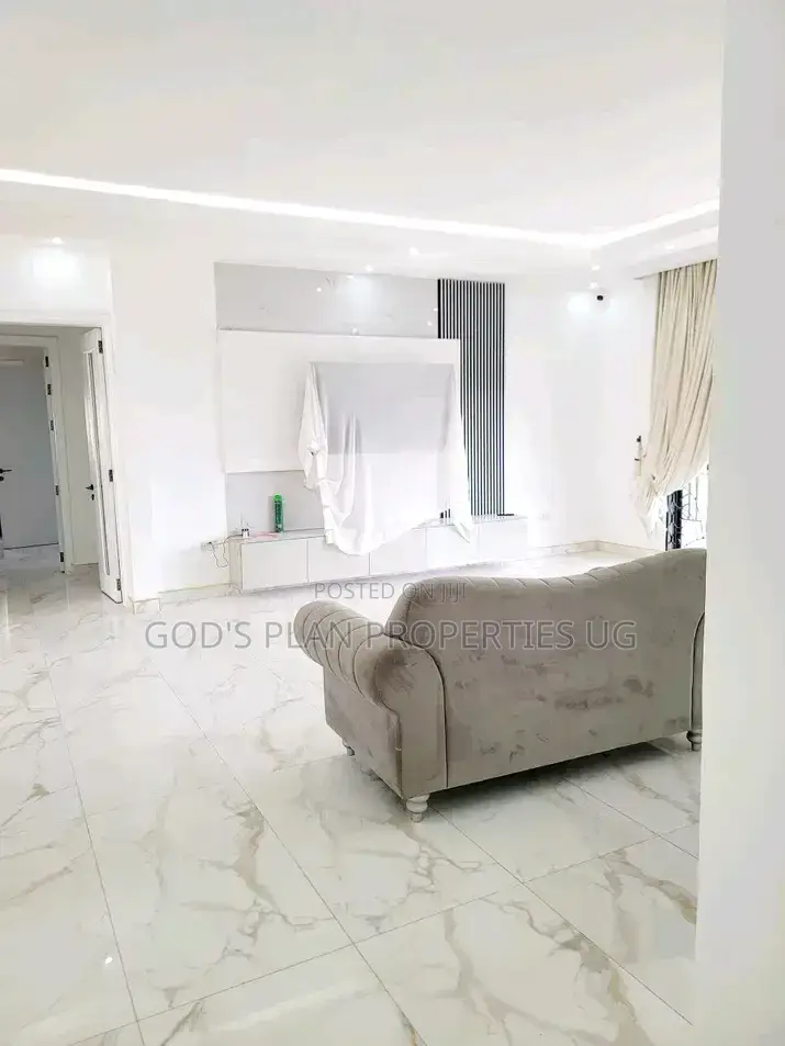 5bdrm Duplex in Kigo Munyonyo, Central Division for rent
