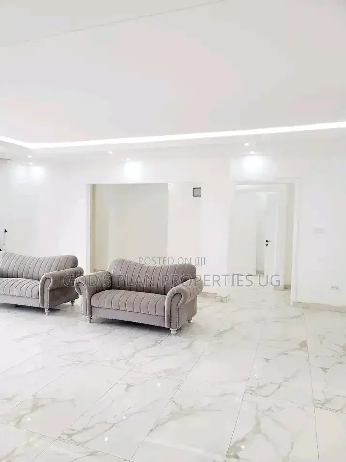 5bdrm Duplex in Kigo Munyonyo, Central Division for rent