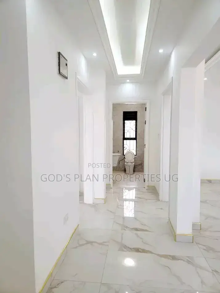 5bdrm Duplex in Kigo Munyonyo, Central Division for rent