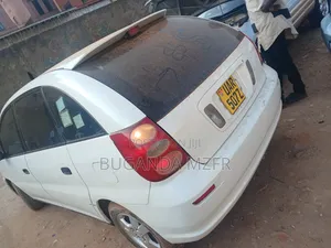Toyota Nadia 2002 White