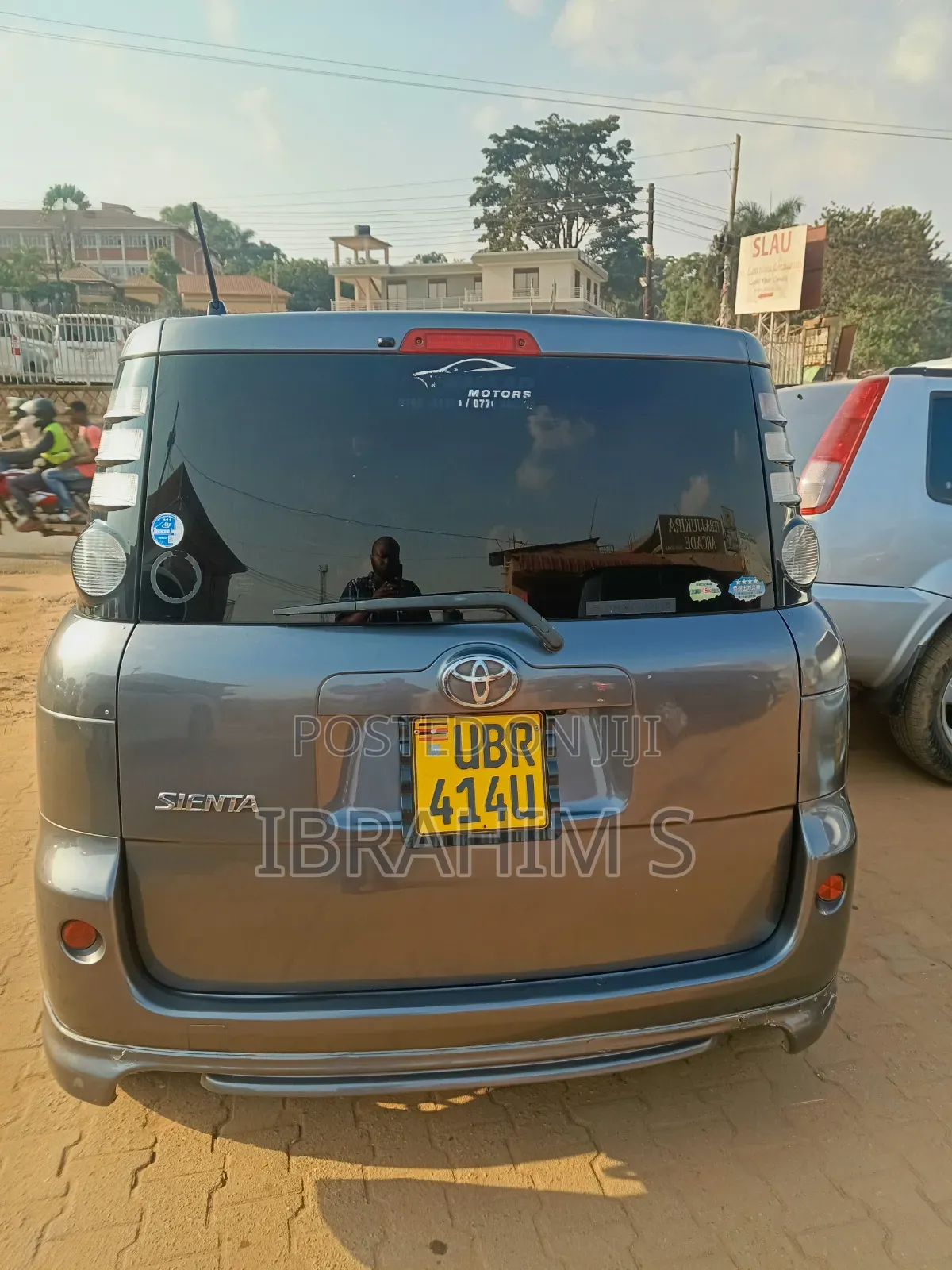 Toyota Sienta 2010 Gray