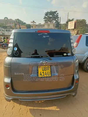Toyota Sienta 2010 Gray